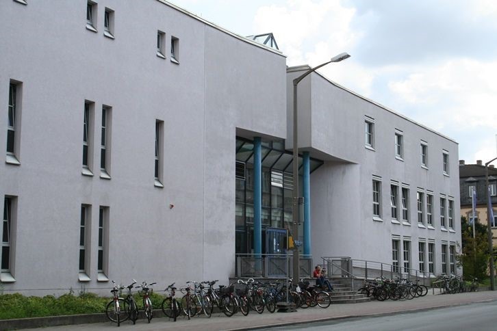 Towards entry "The School of Law – where research and theory are combined with practice"